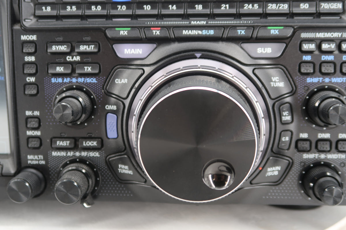 U20324 Used Yaesu FTDX-101D HF/50MHz All-Mode 100W Hybrid SDR Transceiver