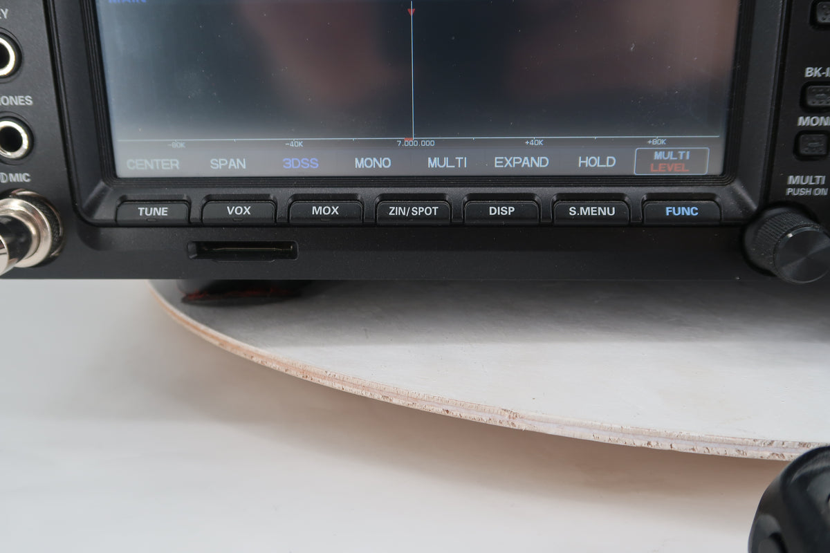 U20324 Used Yaesu FTDX-101D HF/50MHz All-Mode 100W Hybrid SDR Transceiver