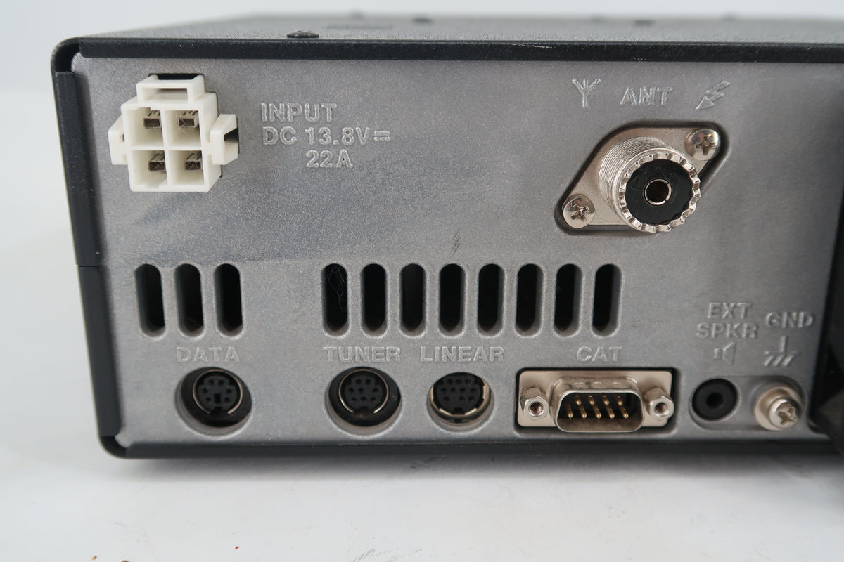 U20350 Used Yaesu FT-450D HF/50MHz Transceiver Screen Issue