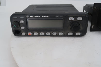 U20353 AS-IS Lot Untested of 2 Motorola MCS 2000 M01HX+822W Model II 800MHz 15W Radio