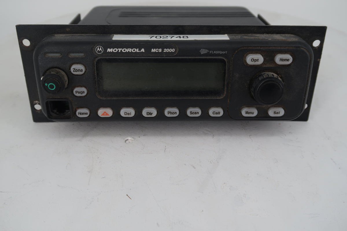 U20353 AS-IS Lot Untested of 2 Motorola MCS 2000 M01HX+822W Model II 800MHz 15W Radio