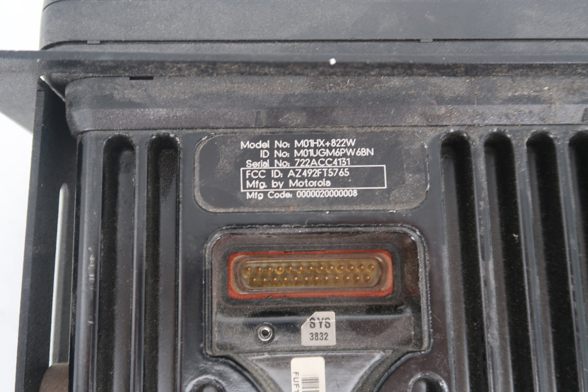 U20353 AS-IS Lot Untested of 2 Motorola MCS 2000 M01HX+822W Model II 800MHz 15W Radio