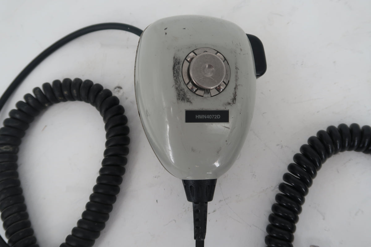 U20353 AS-IS Lot Untested of 2 Motorola MCS 2000 M01HX+822W Model II 800MHz 15W Radio
