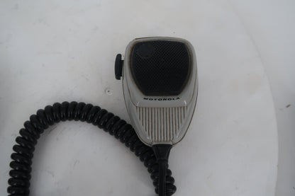 U20353 AS-IS Lot Untested of 2 Motorola MCS 2000 M01HX+822W Model II 800MHz 15W Radio