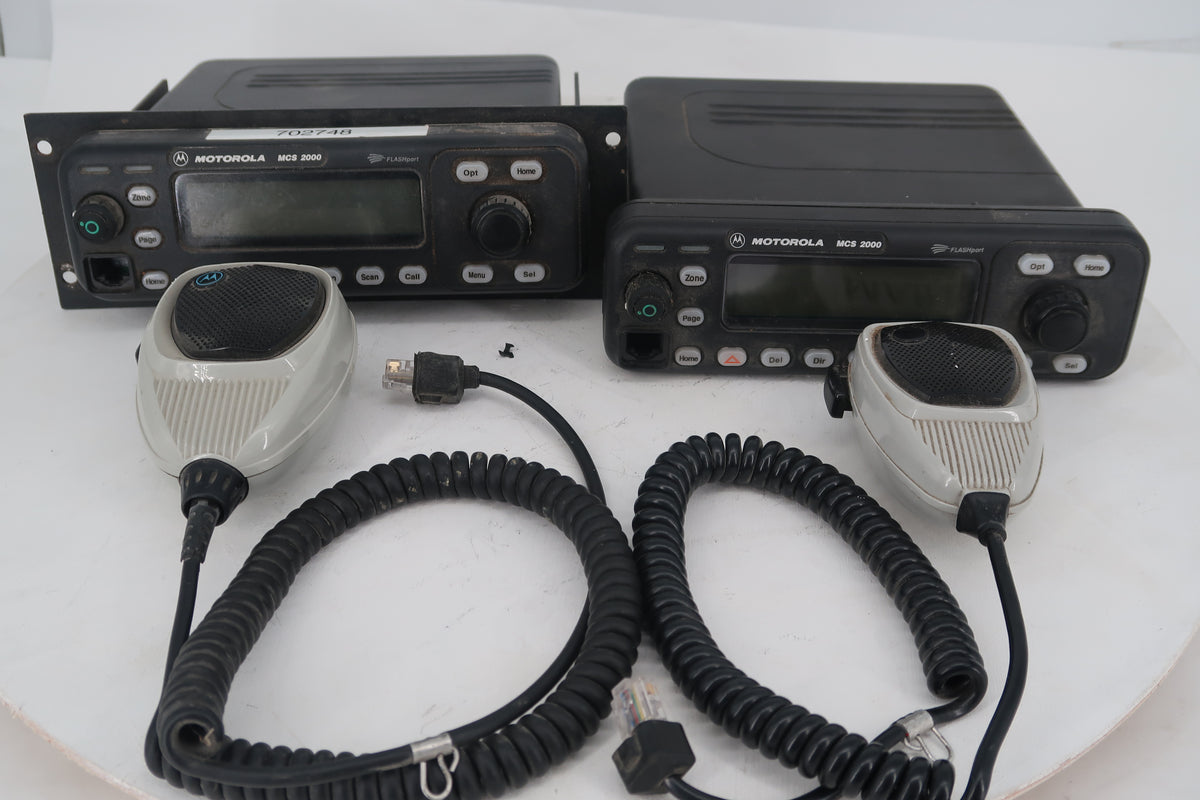 U20353 AS-IS Lot Untested of 2 Motorola MCS 2000 M01HX+822W Model II 800MHz 15W Radio
