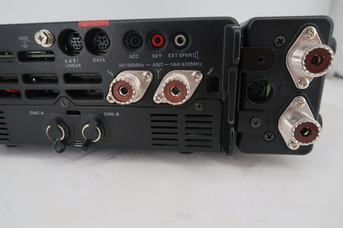 U20355 Used Yaesu FT-897D HF/VHF/UHF All-Mode 100W Transceiver w/FC-30 & DigiRig
