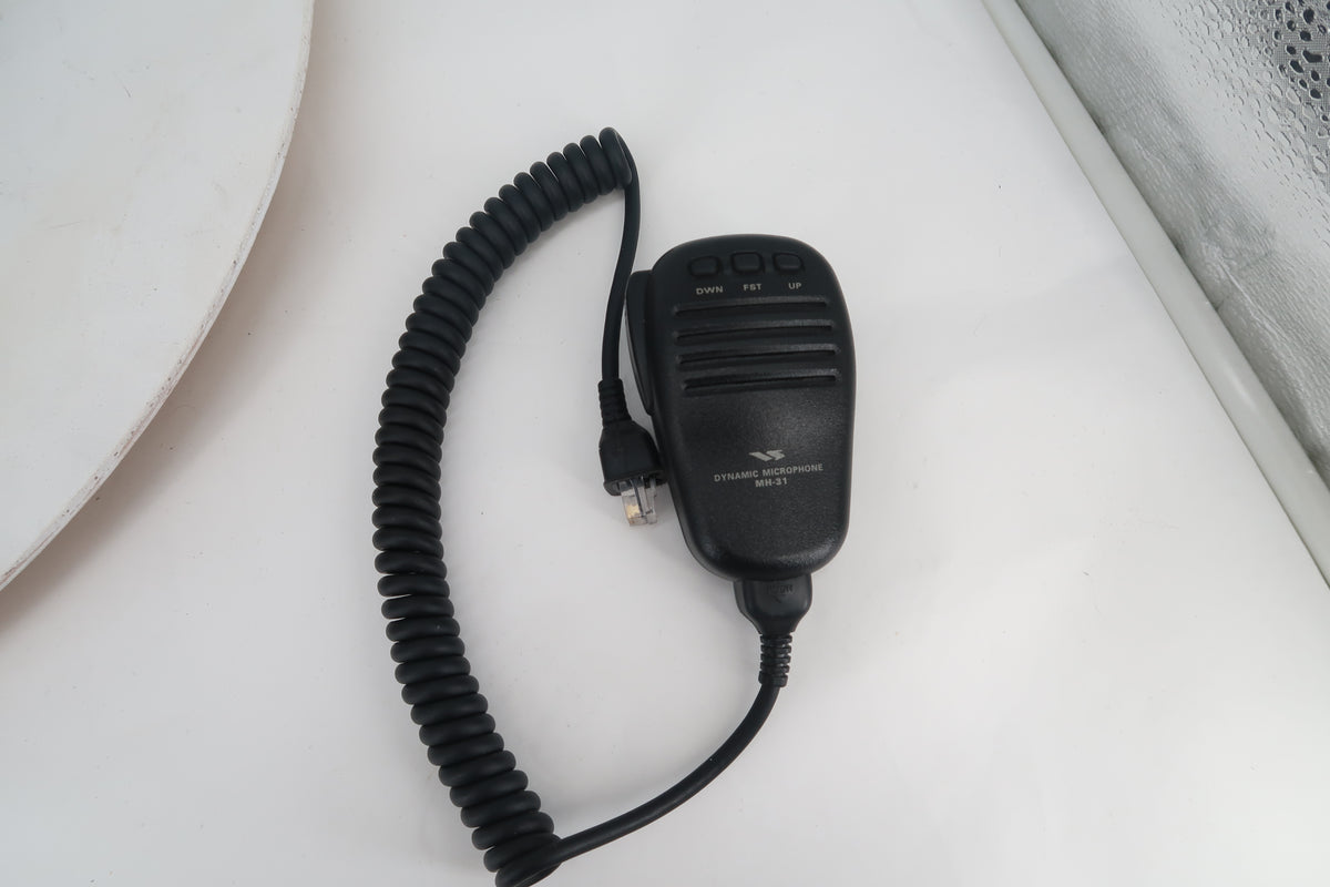 U20355 Used Yaesu FT-897D HF/VHF/UHF All-Mode 100W Transceiver w/FC-30 & DigiRig