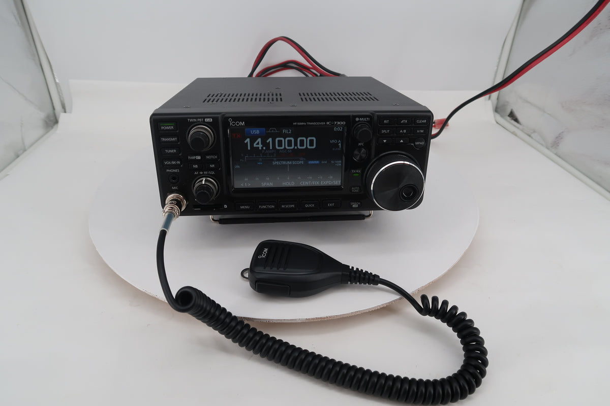U20415 Used ICOM IC-7300 HF/50MHz 100W Transceiver