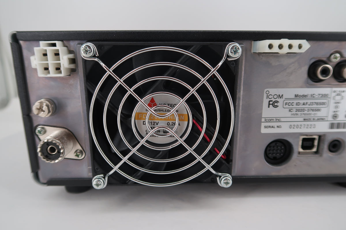 U20415 Used ICOM IC-7300 HF/50MHz 100W Transceiver