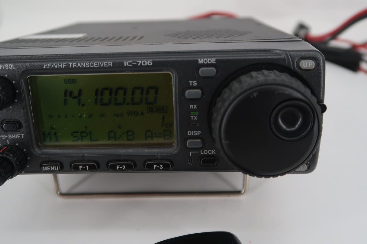 U20424 Used ICOM IC-706 HF/VHF All-Mode 100W Transceiver