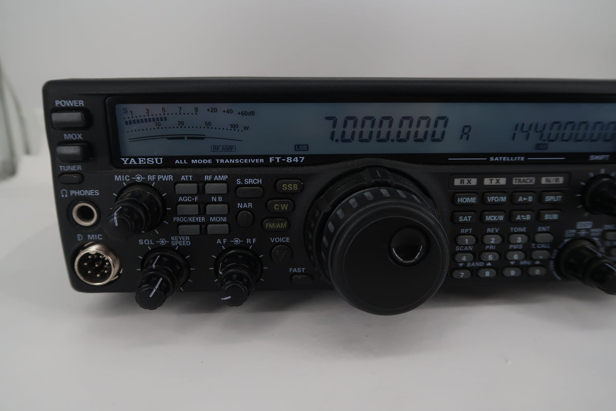 U20426 Used Yaesu FT-847 Earth Station HF/VHF/UHF All Mode Transceiver