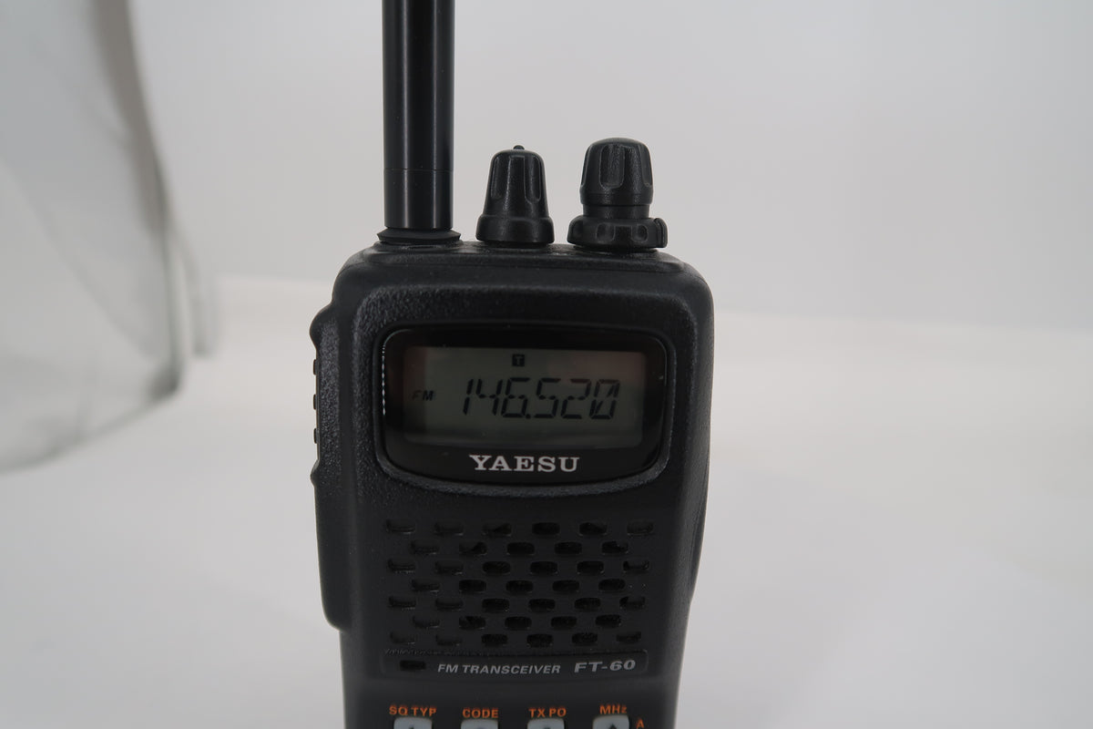 U20430 Used Yaesu FT-60R Dual-Band 144/430MHz FM 5W Handheld Transceiver