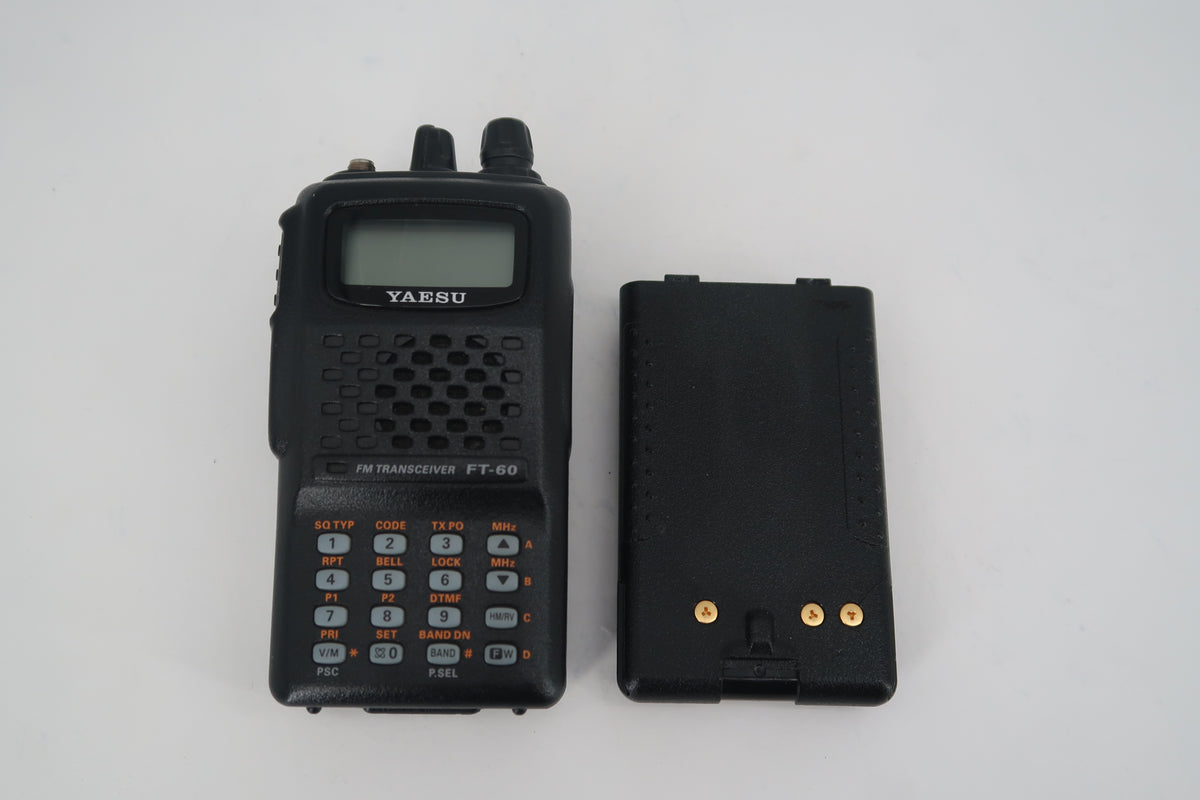 U20430 Used Yaesu FT-60R Dual-Band 144/430MHz FM 5W Handheld Transceiver