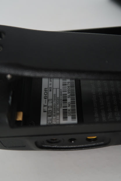 U20430 Used Yaesu FT-60R Dual-Band 144/430MHz FM 5W Handheld Transceiver