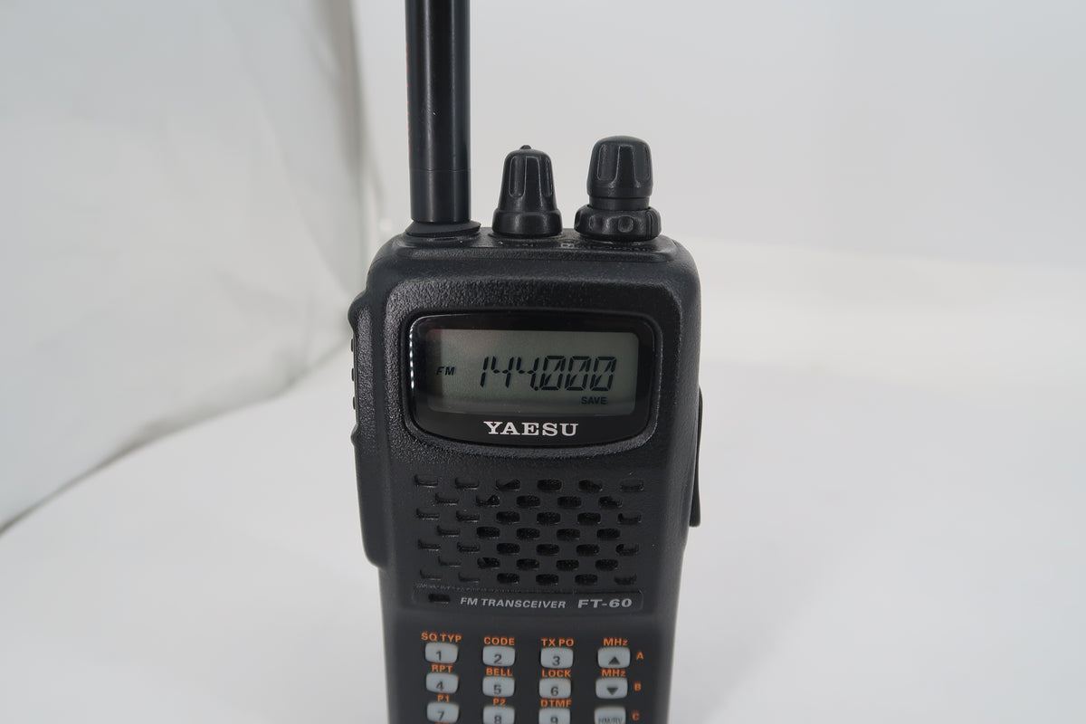 U20431 Used Yaesu FT-60R Dual-Band 144/430MHz FM 5W Handheld Transceiver