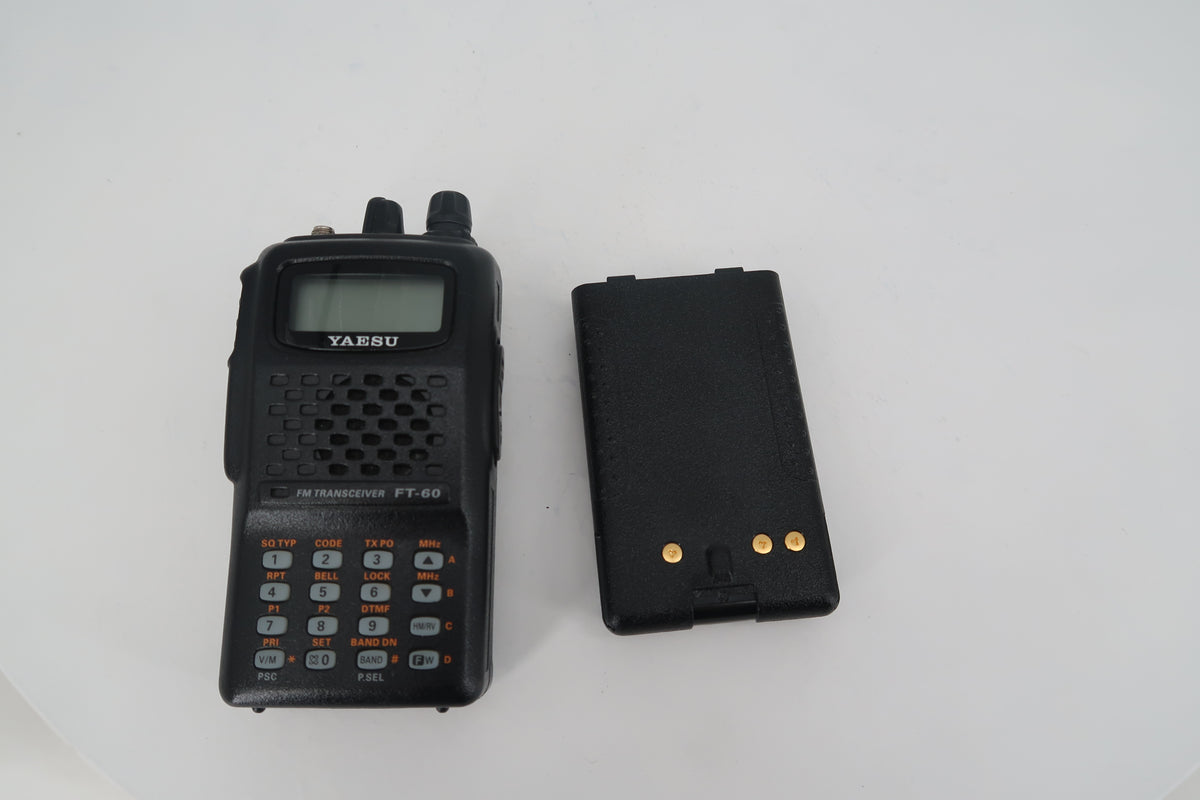 U20431 Used Yaesu FT-60R Dual-Band 144/430MHz FM 5W Handheld Transceiver