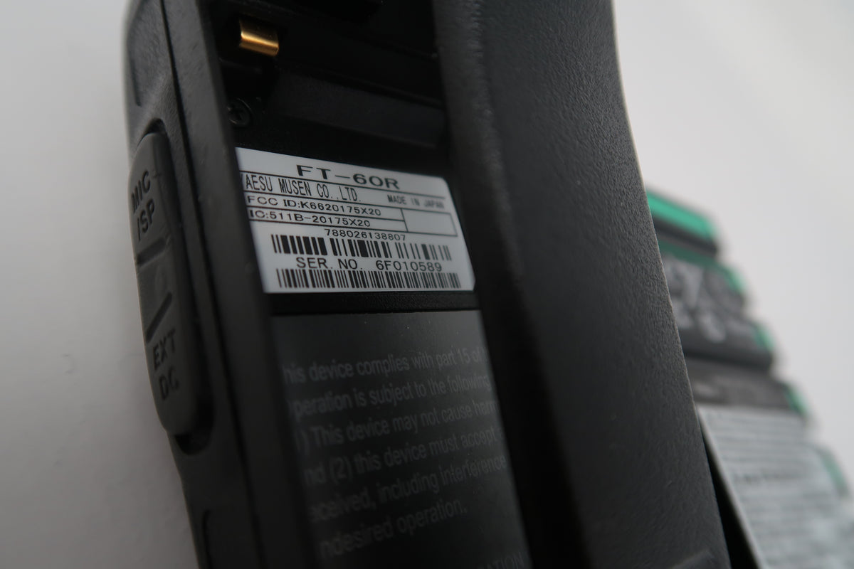 U20431 Used Yaesu FT-60R Dual-Band 144/430MHz FM 5W Handheld Transceiver