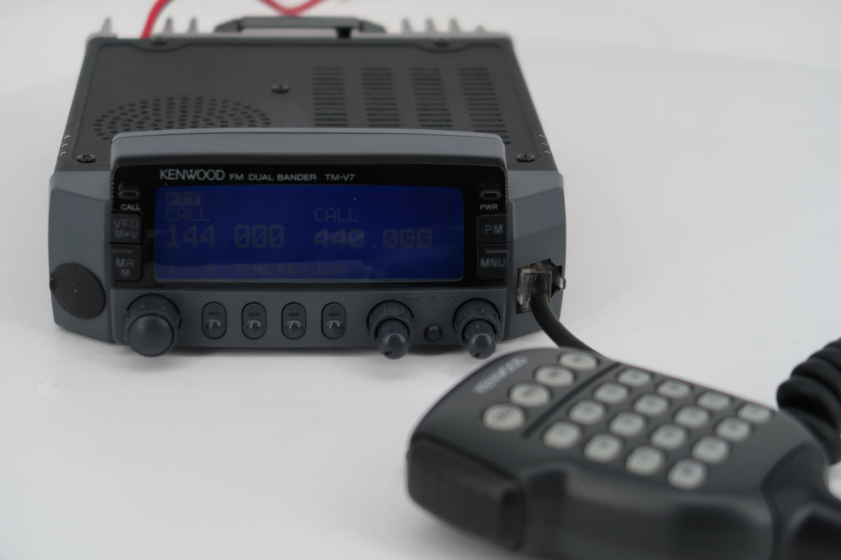 U20489 Used Kenwood TM-V7A 144/440MHz FM Dual Bander Transceiver with VS-3 Voice Unit