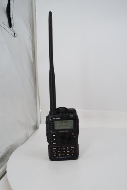 U20492 Used Yaesu VX-8DR 50/144/430 Triple-Band Heavy Duty Submersible Transceiver