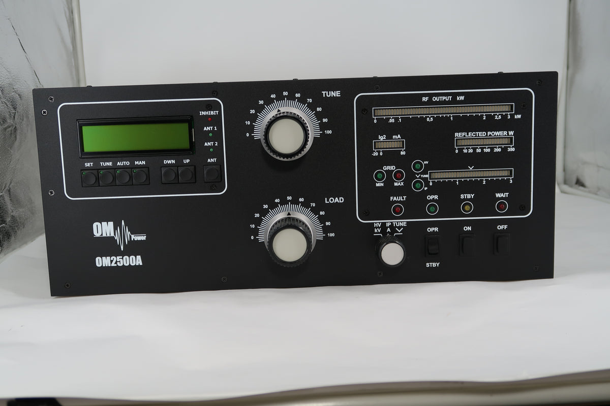 U20496 Used OM Power OM2500A 2500 Watt HF (1.8-29.7 MHz) Power Amplifier with Remote