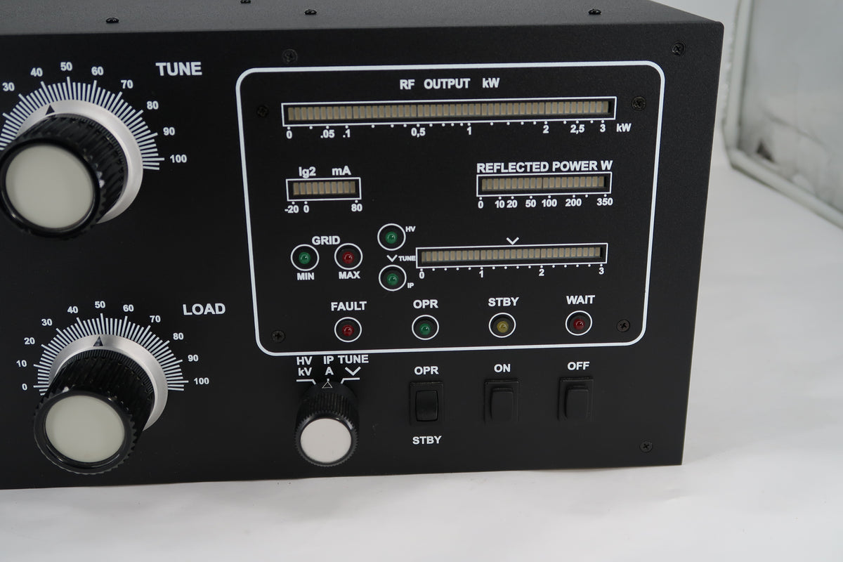 U20496 Used OM Power OM2500A 2500 Watt HF (1.8-29.7 MHz) Power Amplifier with Remote