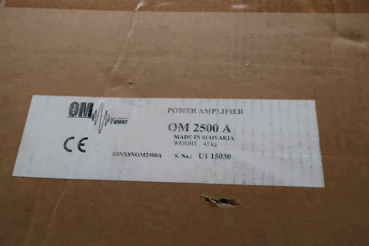 U20496 Used OM Power OM2500A 2500 Watt HF (1.8-29.7 MHz) Power Amplifier with Remote