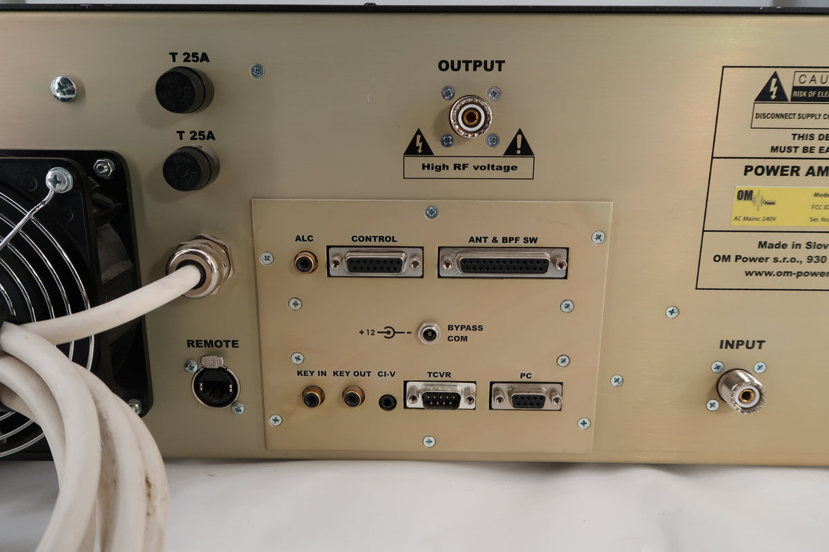 U20496 Used OM Power OM2500A 2500 Watt HF (1.8-29.7 MHz) Power Amplifier with Remote