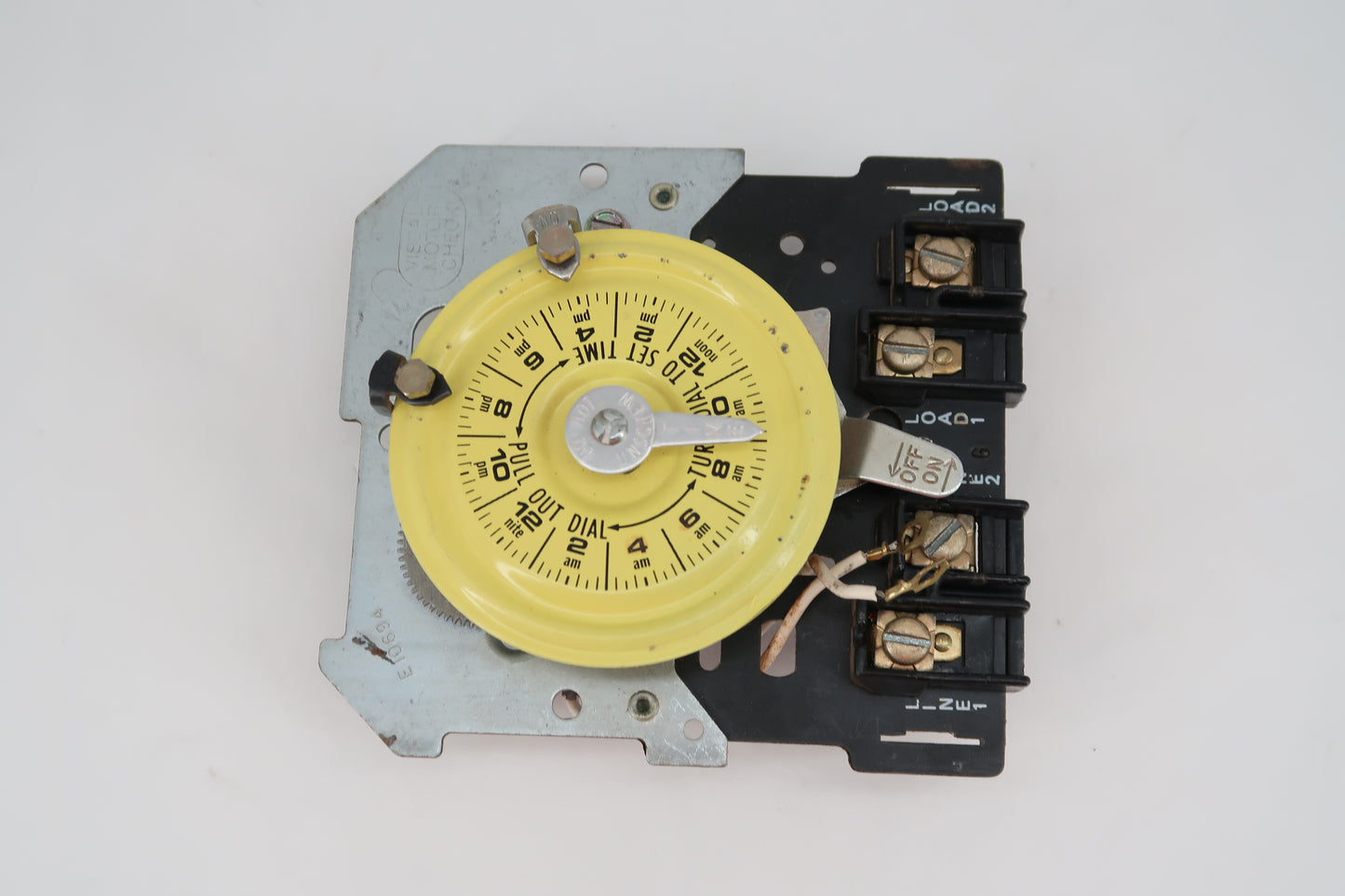 U19723 Never Used Dayton 2E353A Mechanical 24-Hour Timer