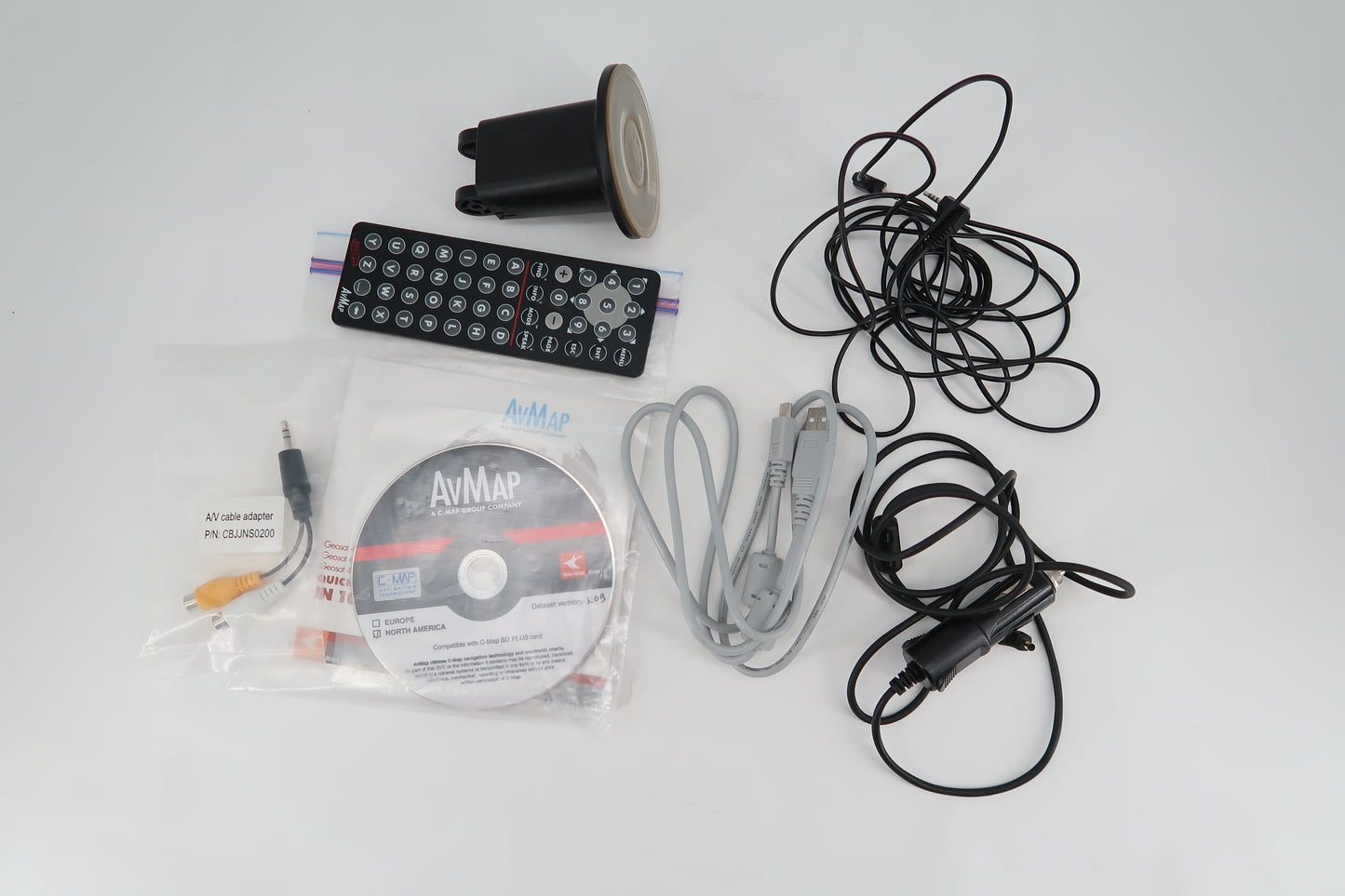 U19757 Used AVMap GeoSat5 Touchscreen GPS Navigator w/ Kenwood TH-D72A Interface Cables