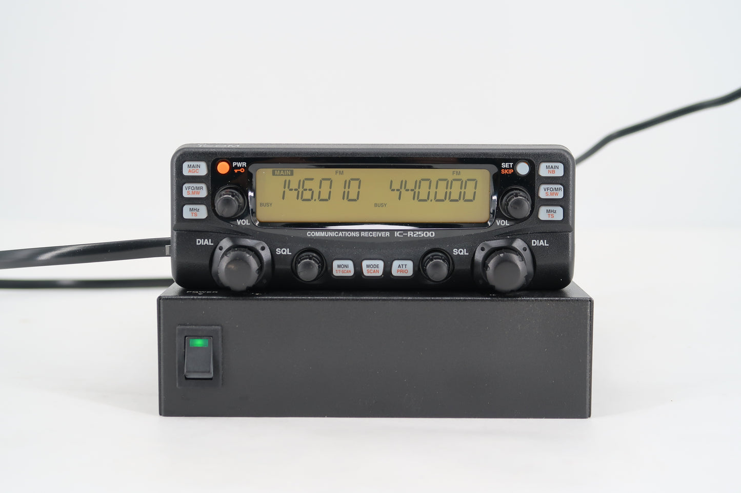 U19783 Used Icom IC-R2500 Communications Receiver with Control Head UT-122 Nice