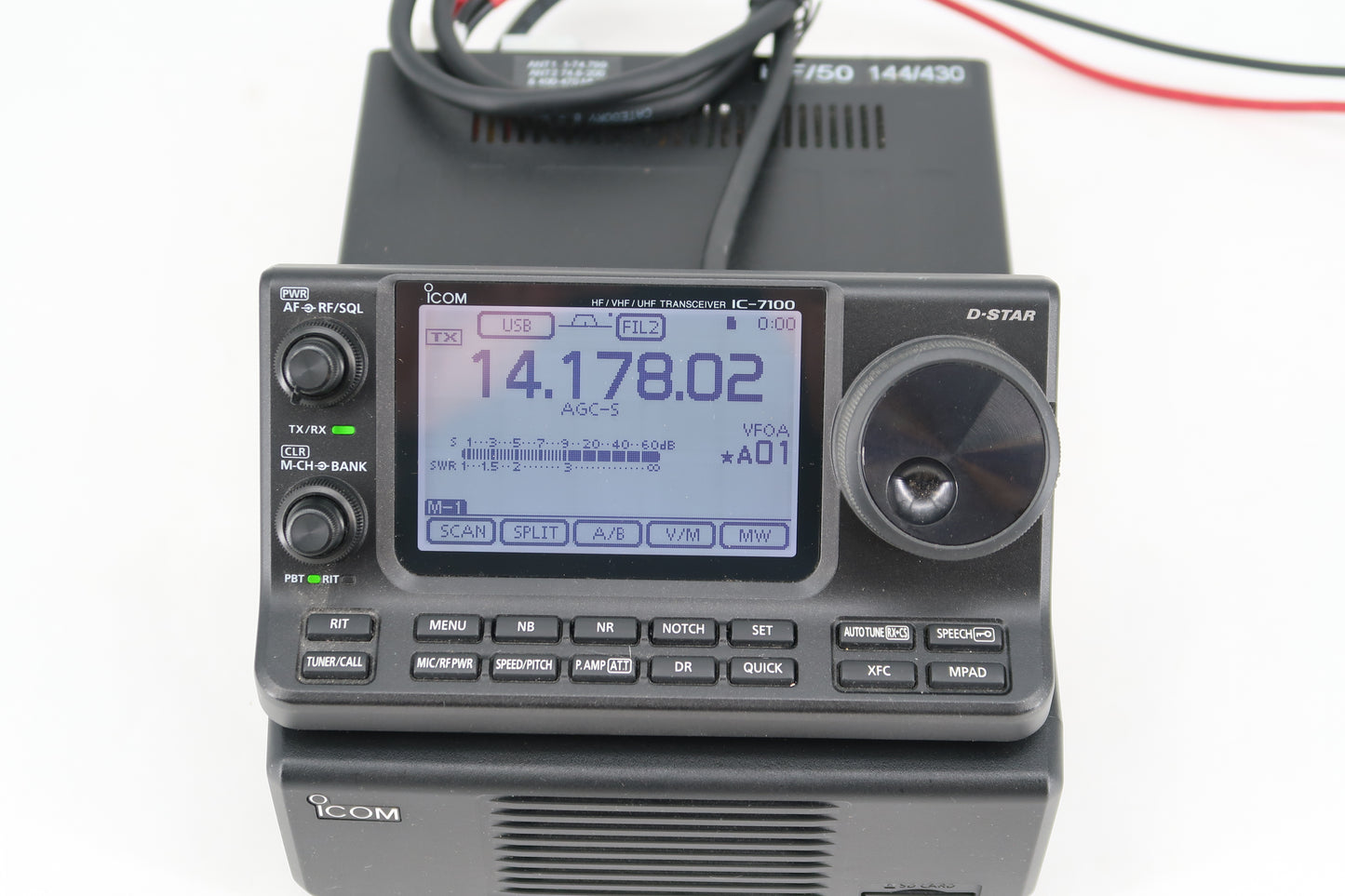U19791 Used ICOM IC-7100 HF/VHF/UHF All-Mode Transceiver w/ LDG IT-100 Tuner