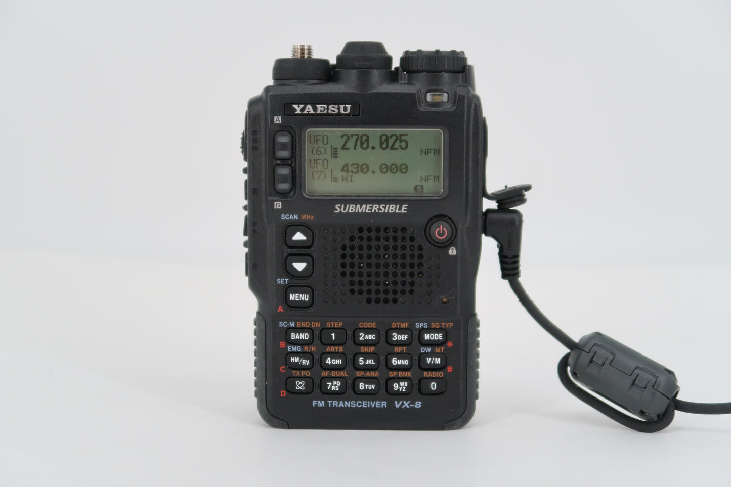 U19801 Used Yaesu VX-8R Quad-Band Submersible Handheld Transceiver