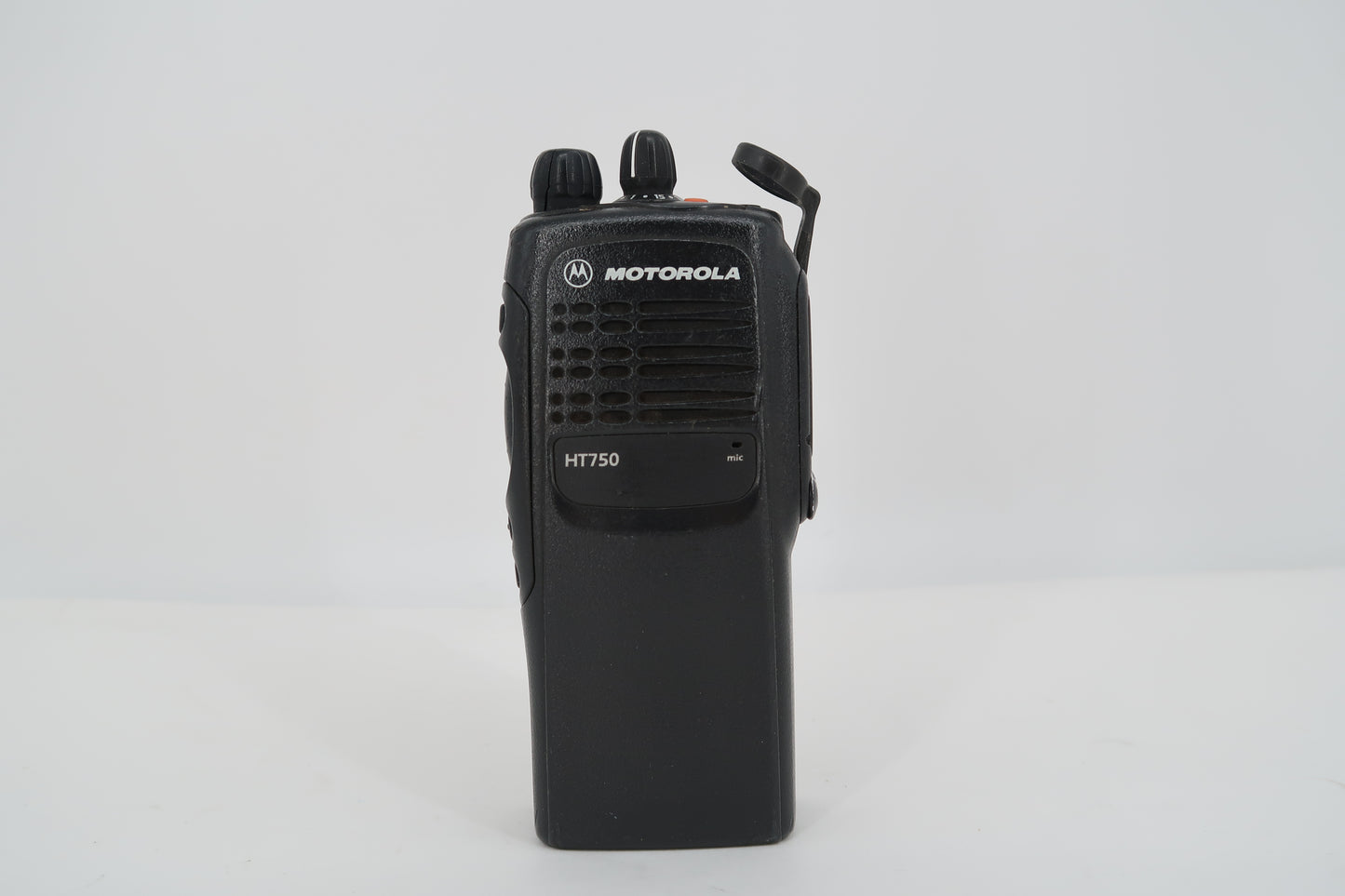 U19829 Used Motorola HT750 16Ch. 6m Two-Way Handheld (Model: AAH25CEC9AA3AN)