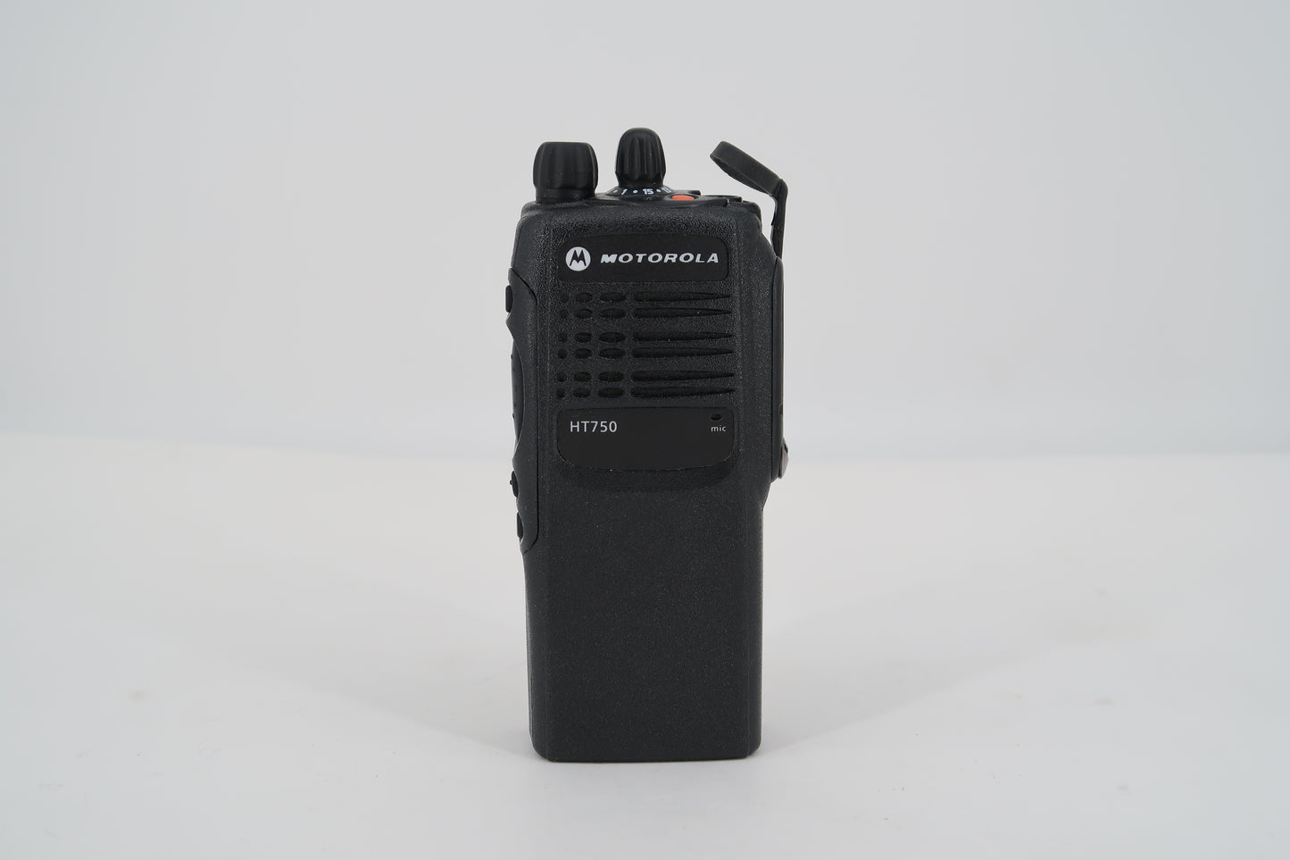 U19833 Used Motorola HT750 16Ch. UHF Two-Way Handheld (Model: AAH25RDC9AA3AN)