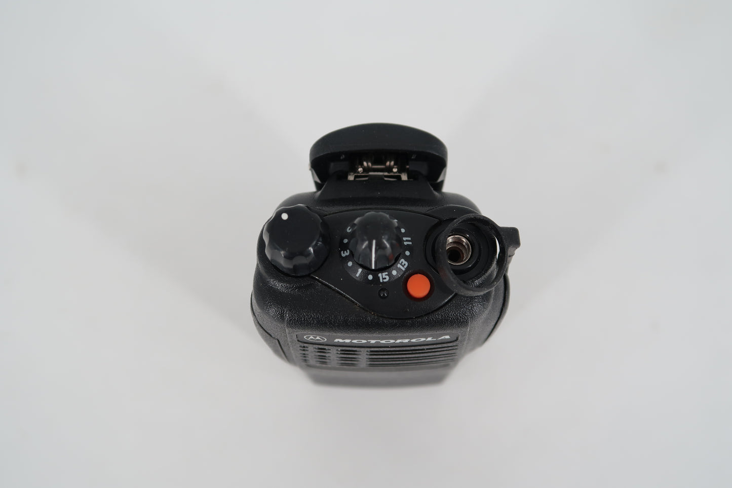 U19835 Used Motorola HT750 16Ch. 6m Two-Way Handheld (Model: AAH25CEC9AA3AN) Low Band