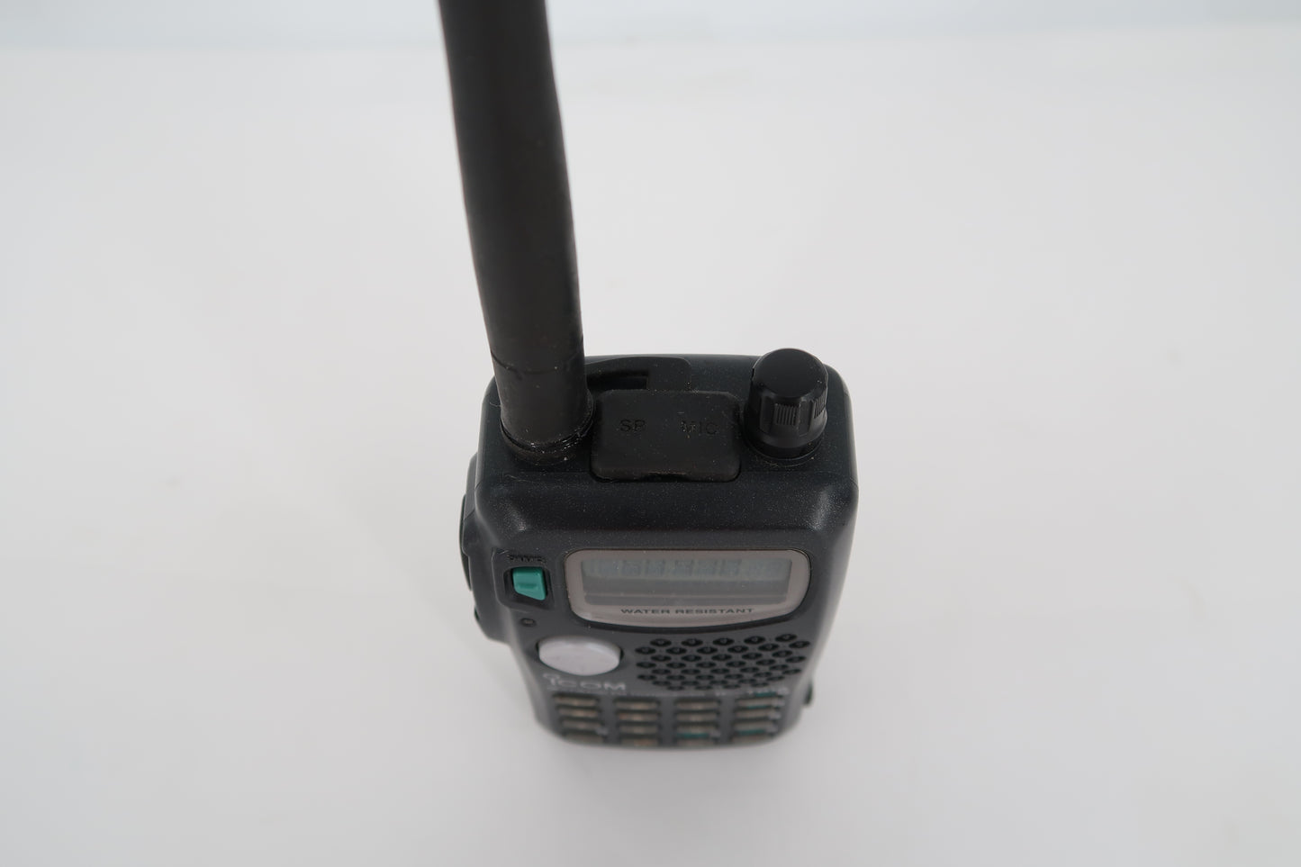 U19871 Used Icom IC-T81A Multi-Band Submersible Handheld Transceiver