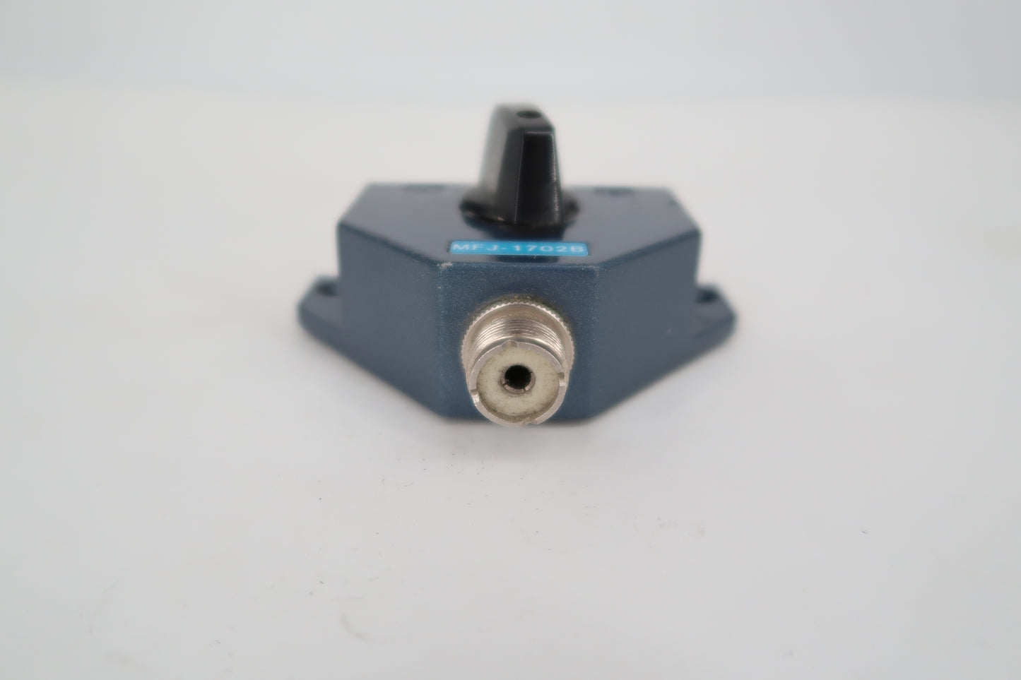 U19902 Used MFJ-1702B 2-Position Coaxial Switch w/ Off-Ground Position