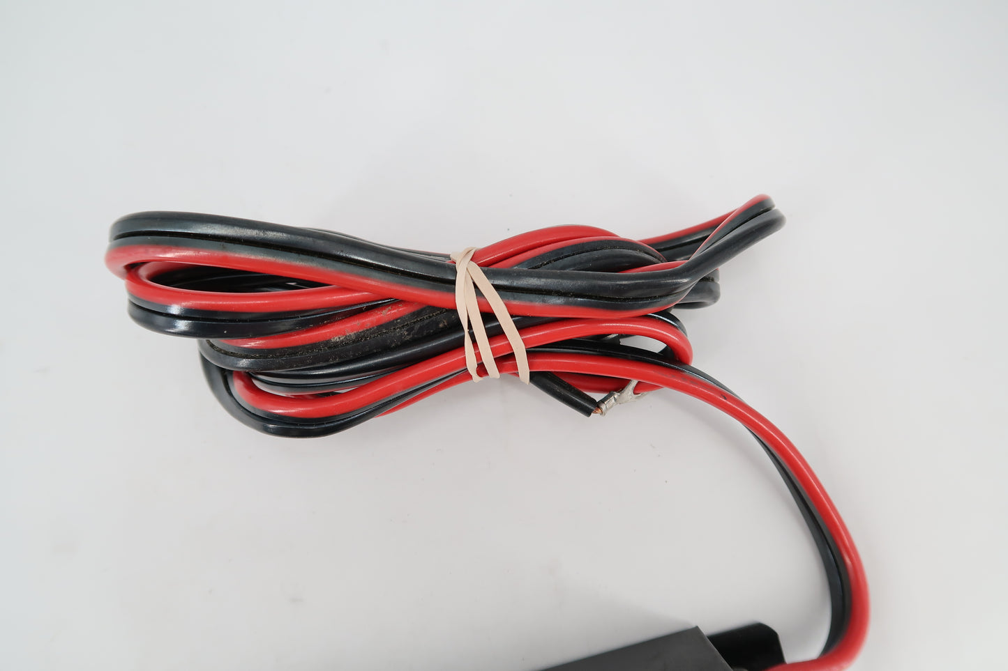 U19908 Used MFJ-1112 Multiple DC Power Outlet Bar