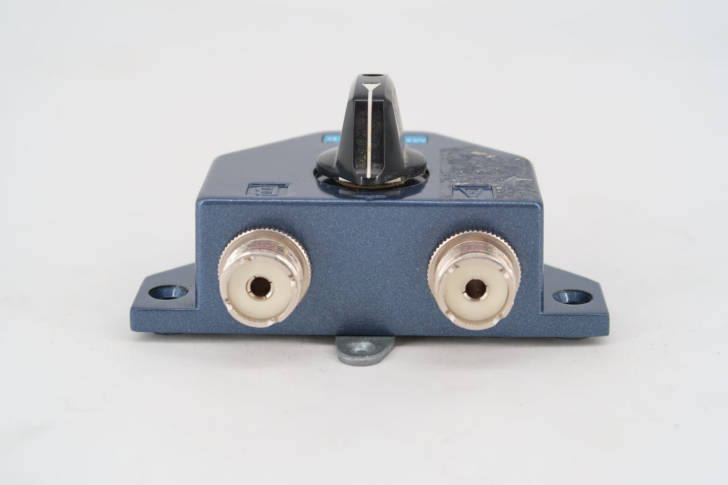 U19904 Used MFJ-1702B 2-Position Coaxial Switch w/ Off-Ground Position