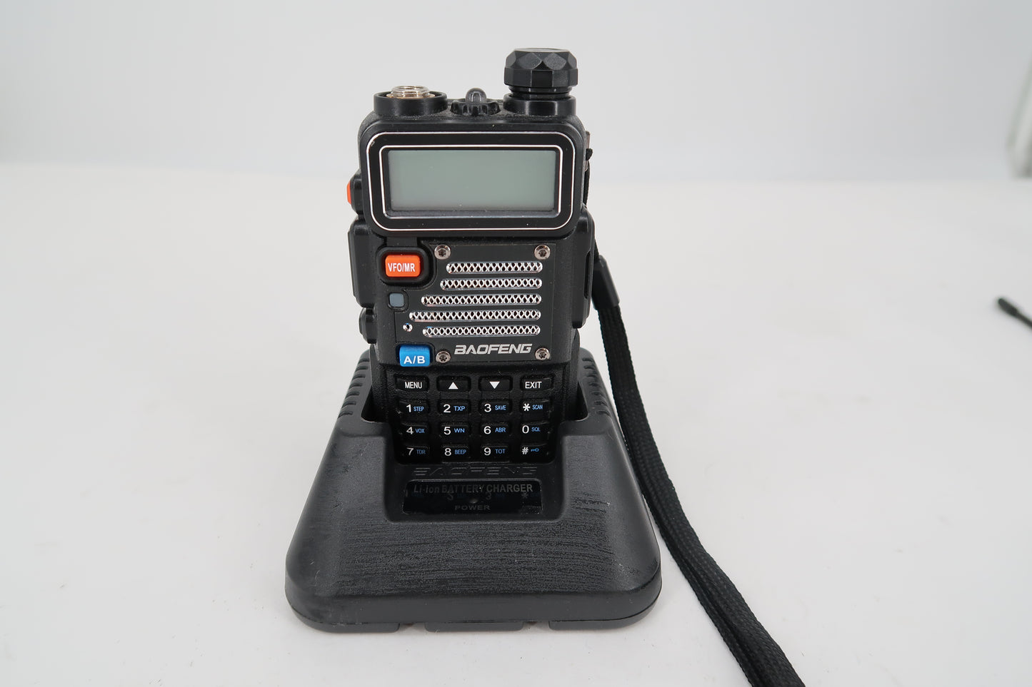 U19955 Baofeng UV-5RX3 5W Tri-Band Handheld Transceiver