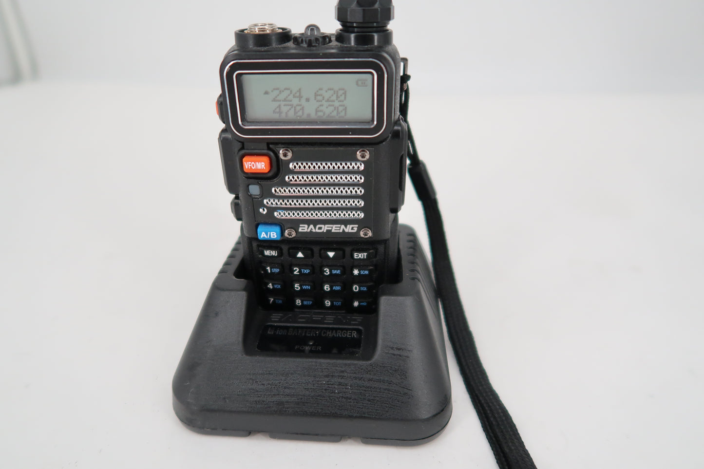 U19955 Baofeng UV-5RX3 5W Tri-Band Handheld Transceiver