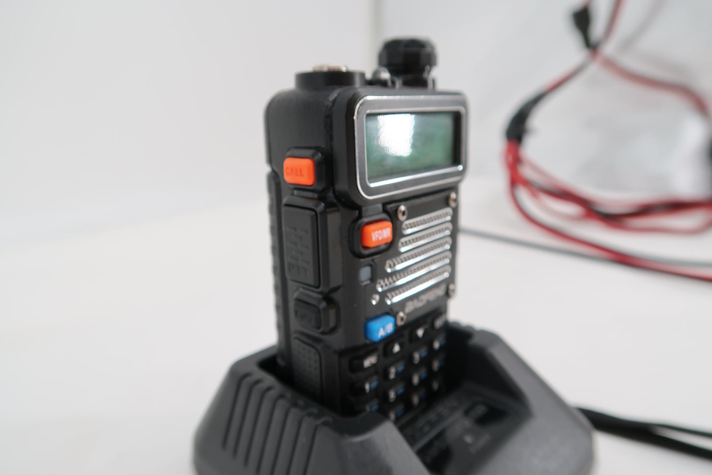 U19955 Baofeng UV-5RX3 5W Tri-Band Handheld Transceiver